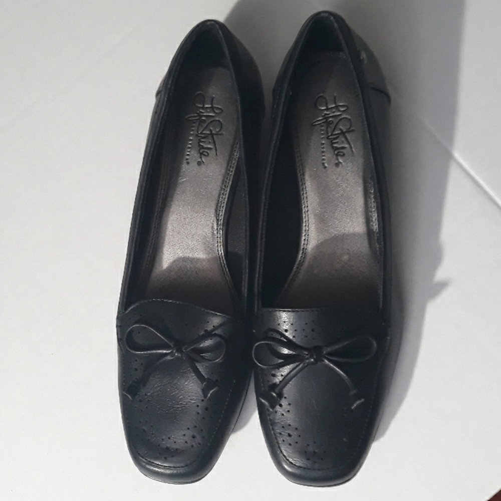 Life Stride flat shoes
